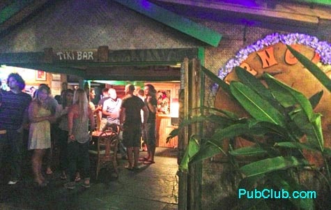 Arnold's Waikiki Beach dive tiki bars