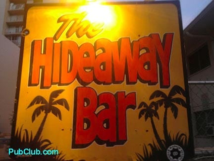 Hideaway Bar Waikiki Beach dive bars