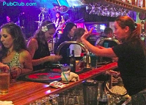 Irish Roe Waikiki Beach dive bars