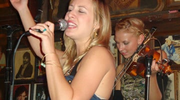 Nashville live music bars Tootsie's.