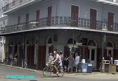 New Orleans French Quarter building