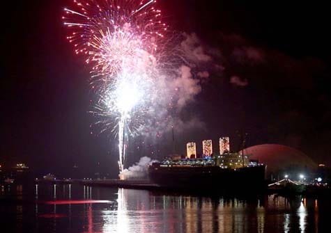 Queen Mary New Year's Eve fireworks