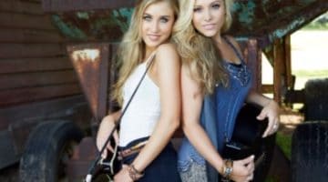 Maddie & Tae country music singers