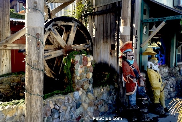 Cayucos CA Schooners Restaurant Bar