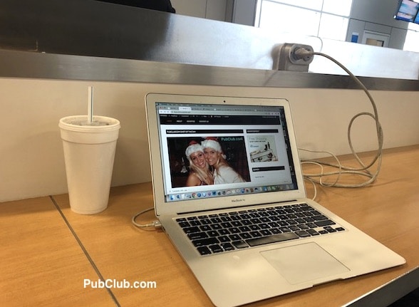 DFW Dallas airport Internet work station DFW Dallas airport Internet work station