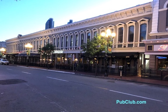 deserted Fifth Ave. San Diego Gaslamp bars restaurants closed