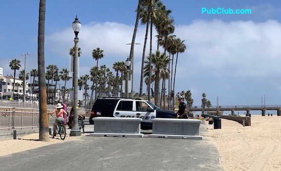 Huntington Beach closure beaches Strand barricade