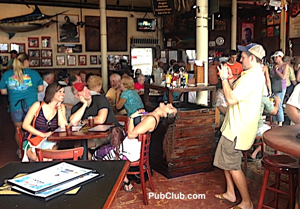 Sloppy Joe's Key West bars tourists