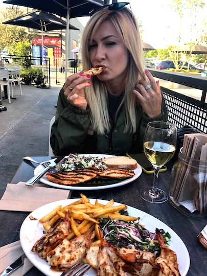 outdoor dining blonde babe