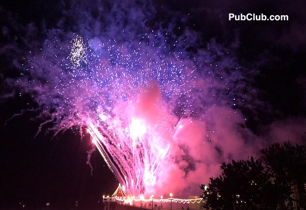 Manhattan Beach Holiday Fireworks grand finale