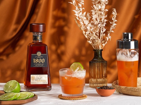 Añejo Sunset Cocktail 1800 tequila