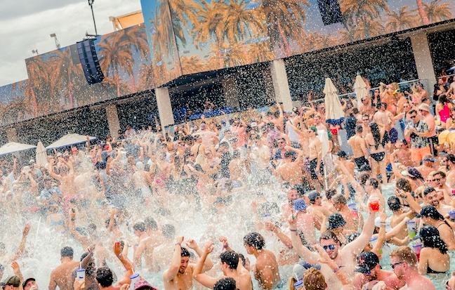 Las-Vegas Wet Republic pool party