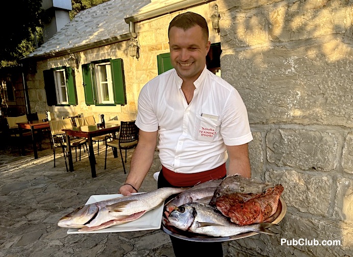 Croatia-restaurant-fish-Makarska Croatia-restaurant-fish-Makarska