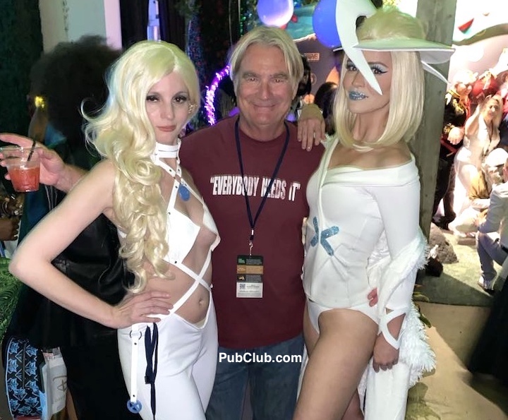 The Nightlife Blogger with two sexy girls during San Diego Comic-Con