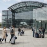 people arrive at Berlin Hbf